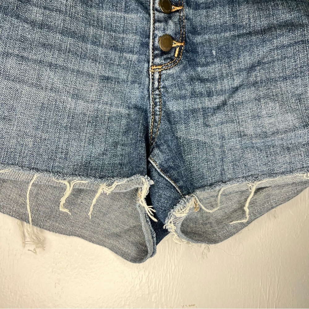 Universal Thread High Waisted Shorts - Picture 4 of 7
